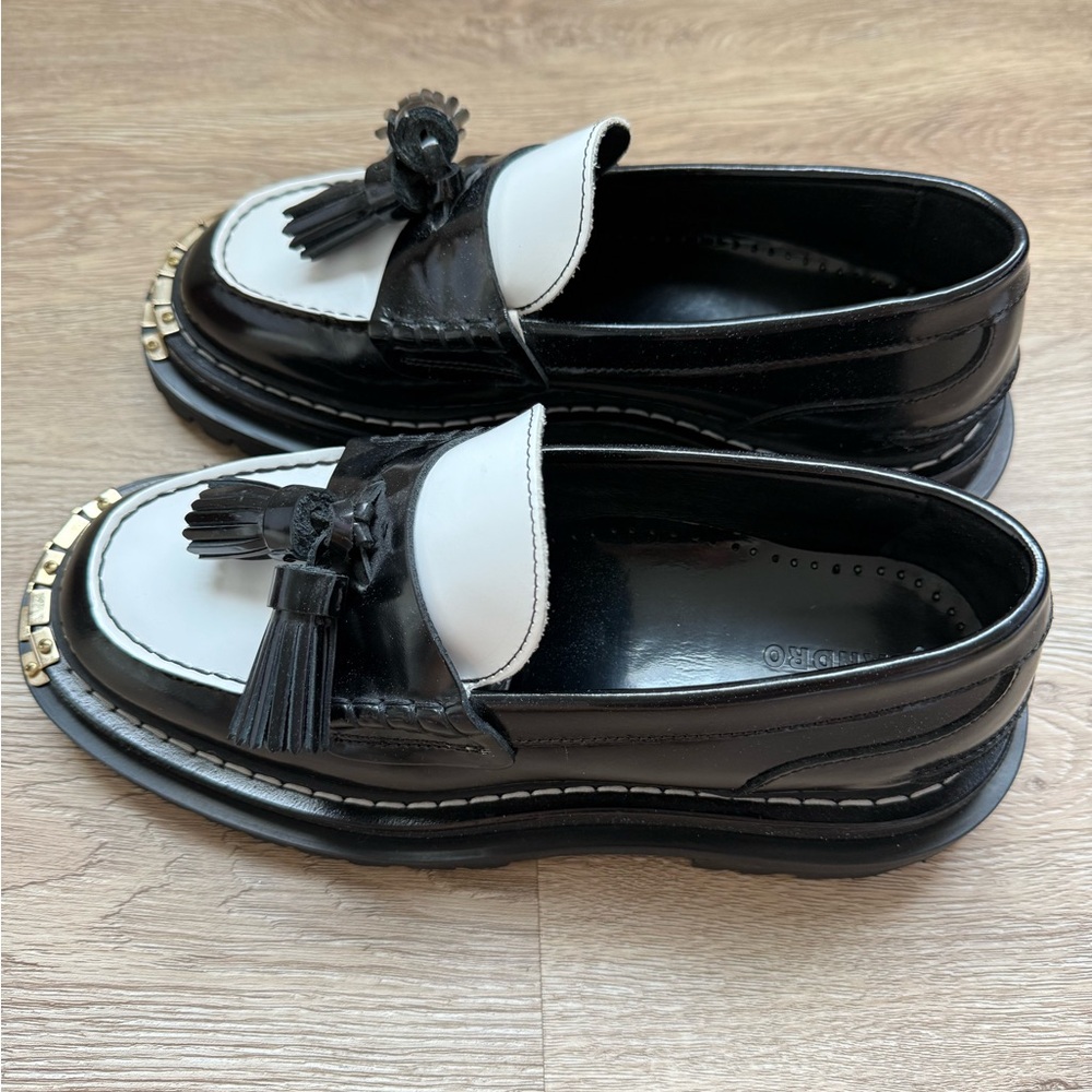 Black and White Tassel Loafers with Gold Accent - Picture 5 of 12